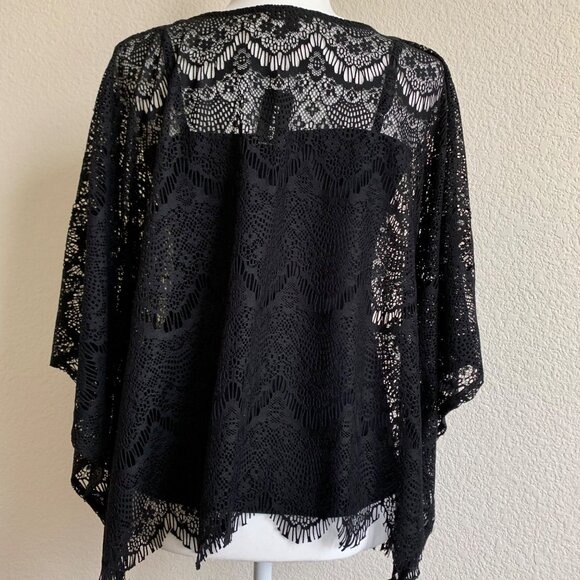 EXPRESS Cropped Lace Poncho Black Size M/L NWT - Picture 5 of 8